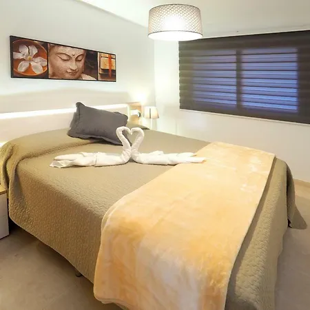 Apartment La Perla: Sea View And Pool