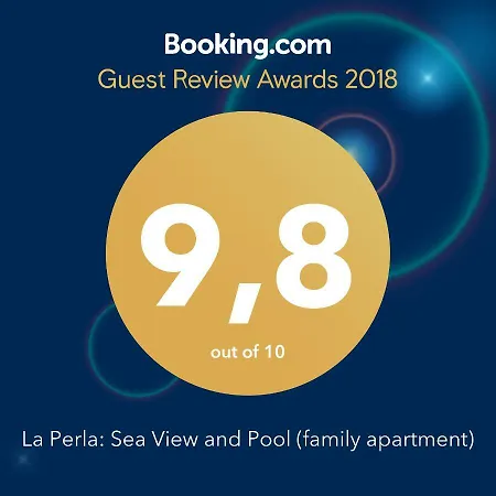 La Perla: Sea View And Pool Appartement